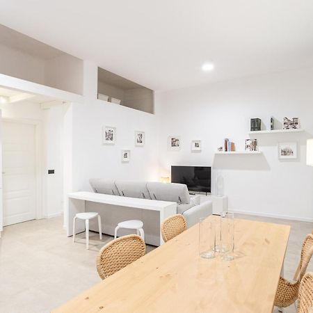 Sant Ambroeus Garden Apartment มิลาน ภายนอก รูปภาพ